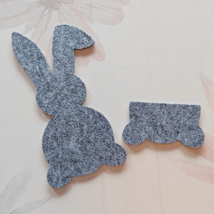 Filzrohling Hase mit aufgesetzter Tasche 24 x 13,5cm