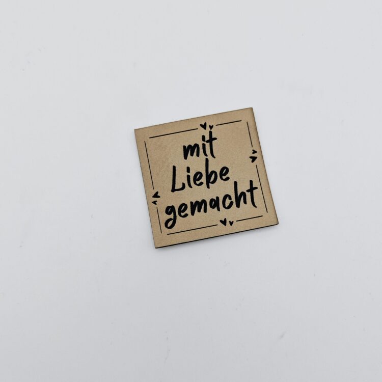Kunstlederlabel "mit Liebe gemacht"
