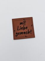 Kunstlederlabel „mit Liebe gemacht“
